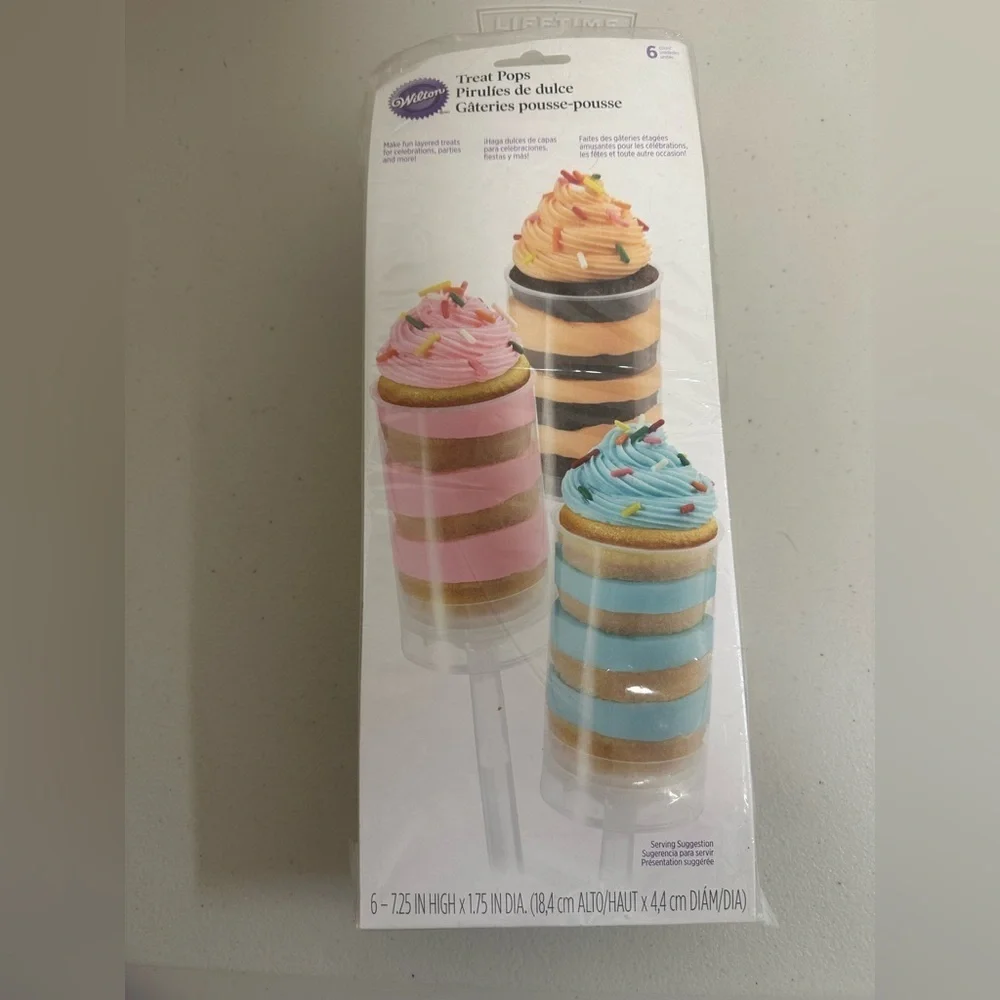 Wilton cupcake treat‎ pops new and unopened​